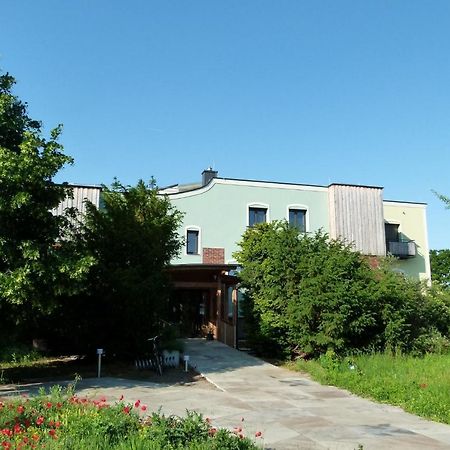 فندق Haus Monti Maria Lanzendorf المظهر الخارجي الصورة
