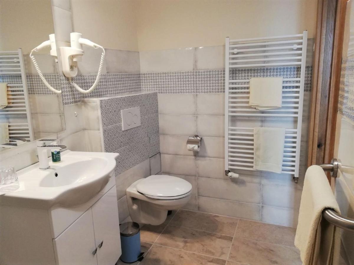 فندق Haus Monti Maria Lanzendorf المظهر الخارجي الصورة